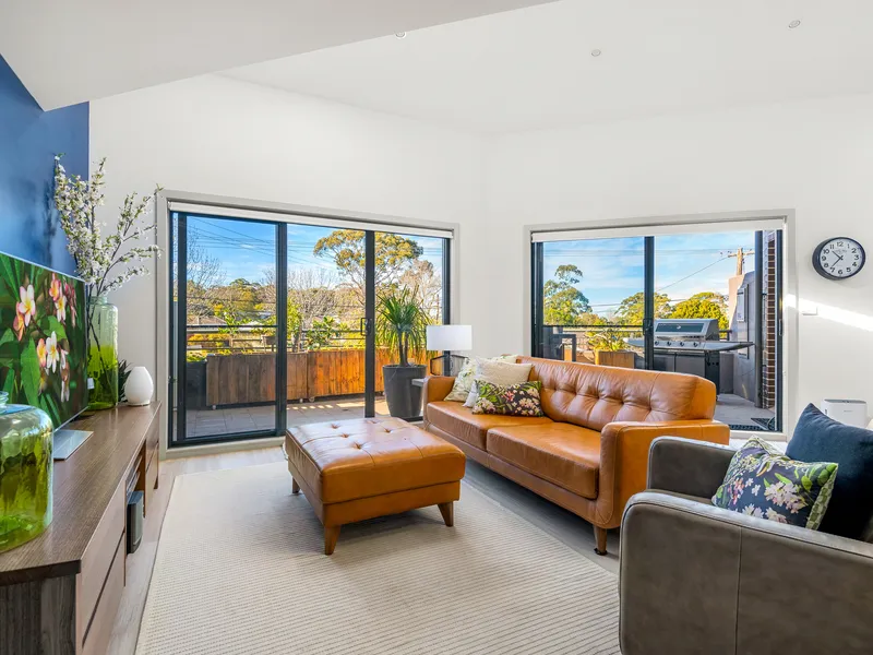 Luxury two-level lifestyle apartment