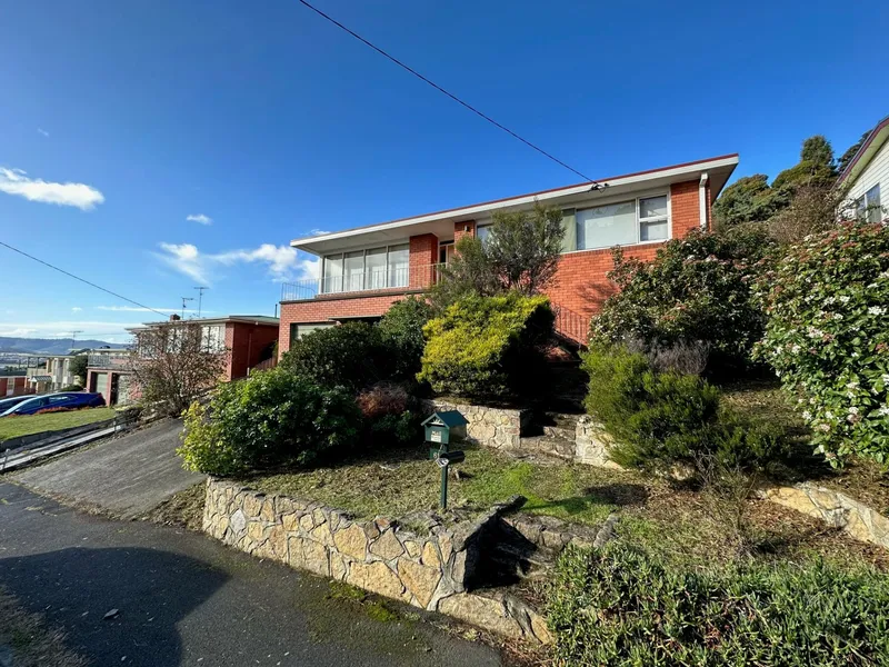 Sun Bathed, Spacious Family Home
