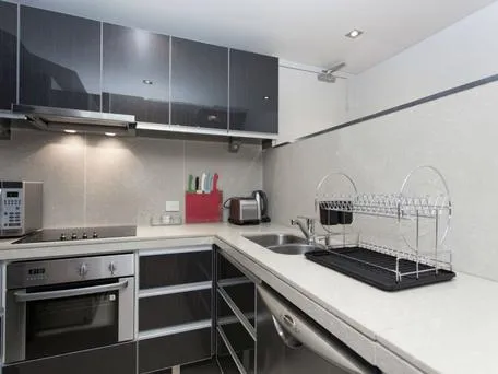 Urban Vibes, Sophisticated Inner-City Opportunity - Furnished Boutique Apartment with Fixed Term Tenant