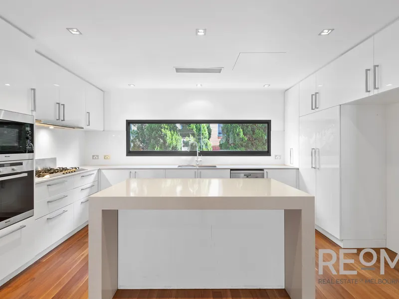 Stunning 4 Bedroom Townhouse in the Heart of South Yarra!