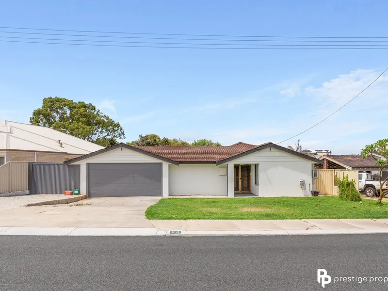 STUNNING LOCATION WITH POOL & EXTRA PARKING