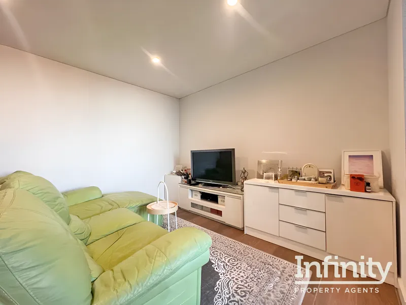 MODERN AND STYLISH 2 BEDROOM PLUS STUDY IN CAMPSIE