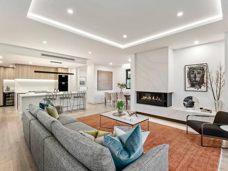 Sub-Penthouse Luxury in Brighton’s Premier Position