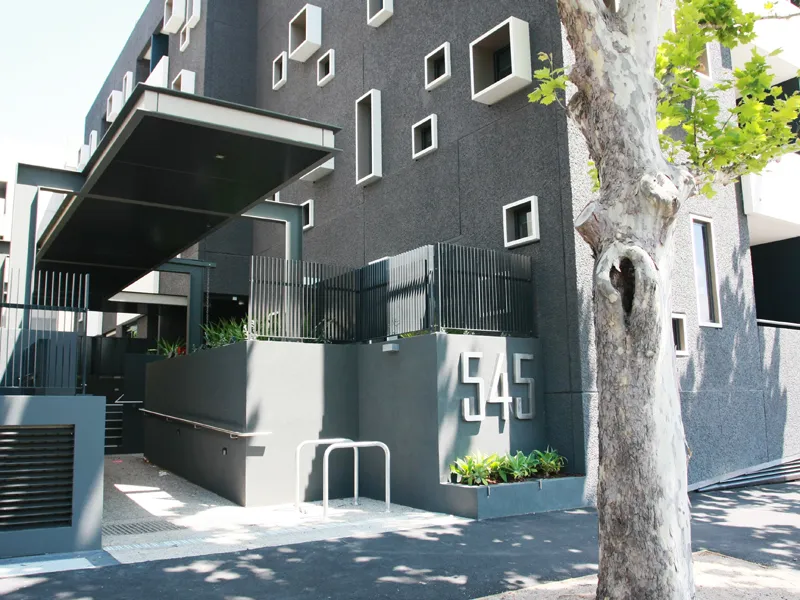 Morden 2 bed 2 bath apartment in prime location