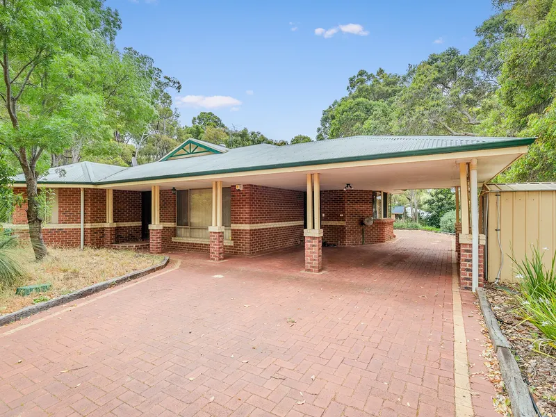 Escape To Serenity - Country Living Near Essential Amenities