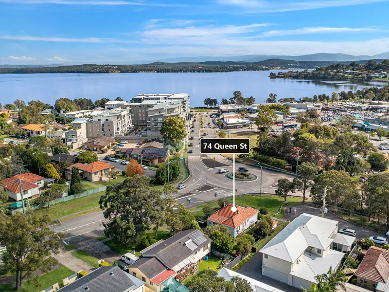 Gorgeous Three Bedroom Cottage with Lake Views