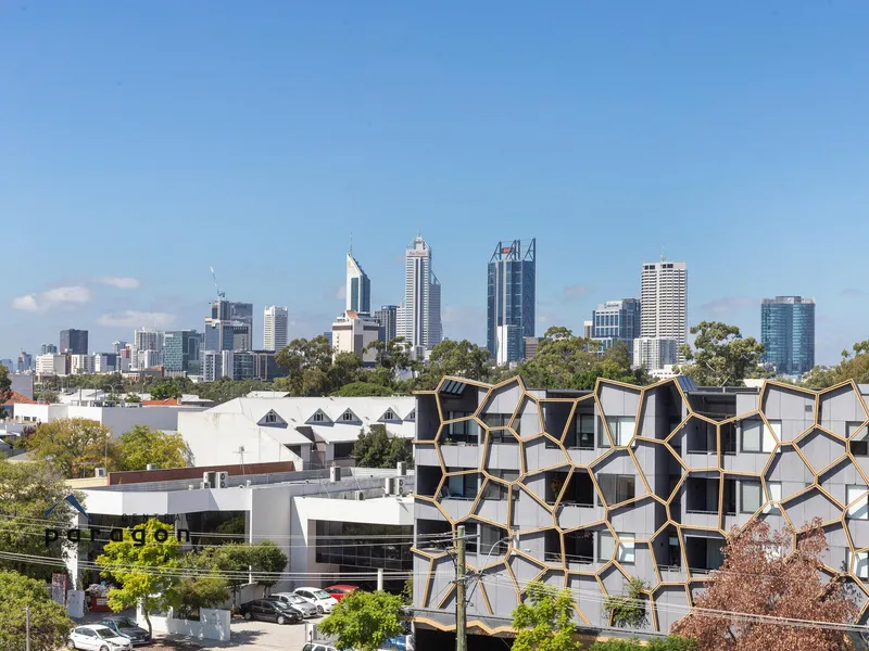 TRENDY LEEDERVILLE AWAITS!