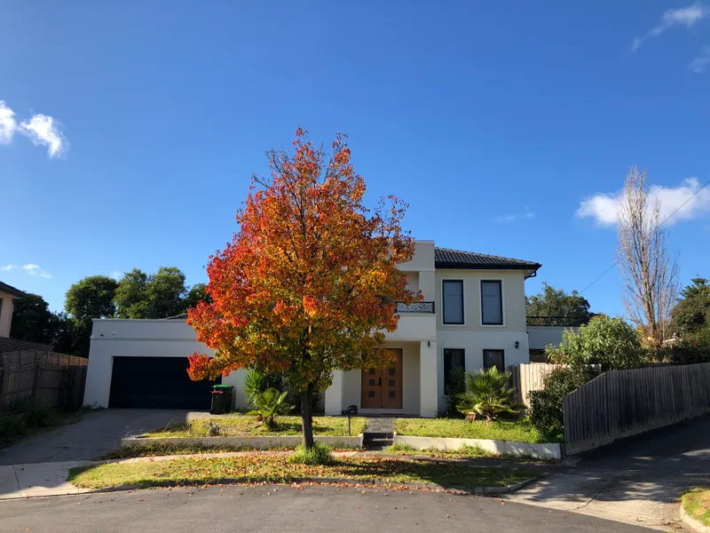 Luxury Residence within walking distance to East Doncaster Secondary Colleague