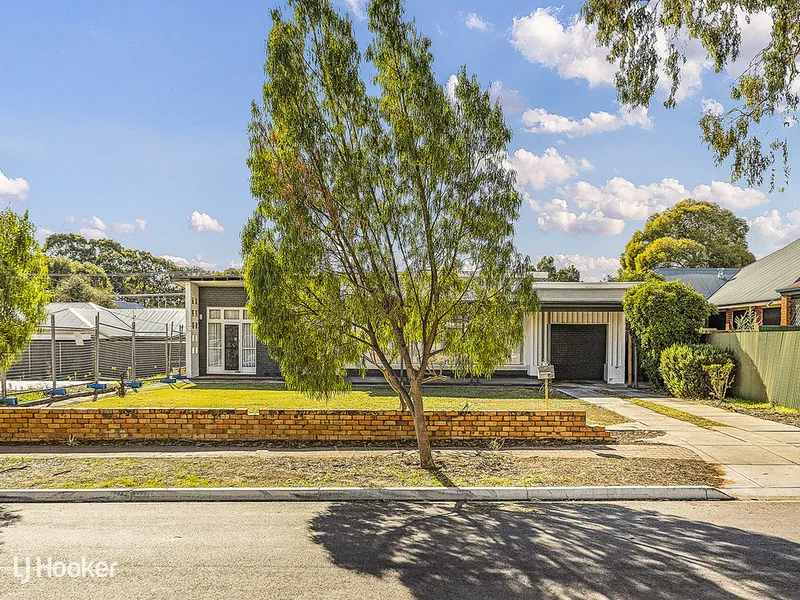 Prime position in Poet’s Corner