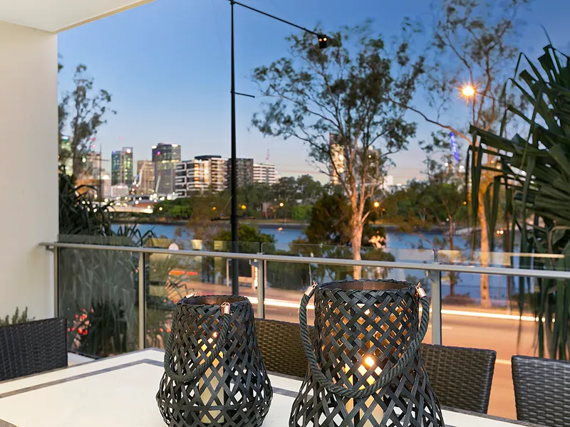 Spectacular 3 Bedroom Apartment with River and City Views