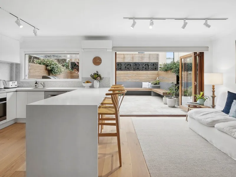 Renovated Townhome with North Facing Courtyard