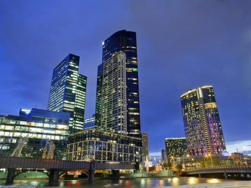 Double Level Apartment with Yarra River & City Views