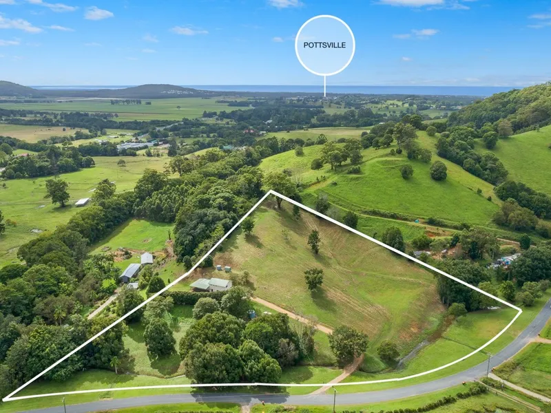 5 Acre farmhouse,5 mins from the Beach