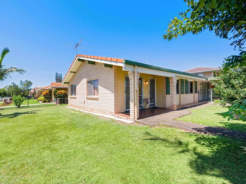 Immaculate Lowset Living in Banyo