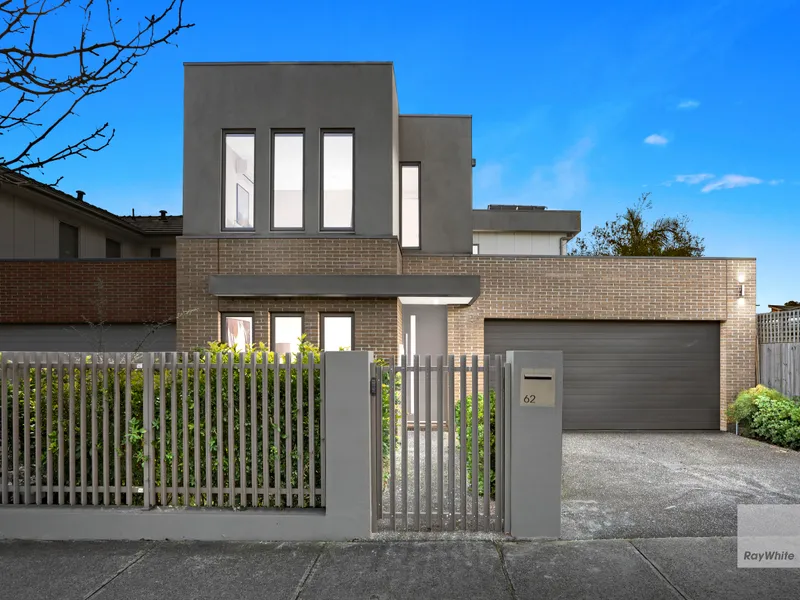 Ex - Display Home In Unbeatable Location