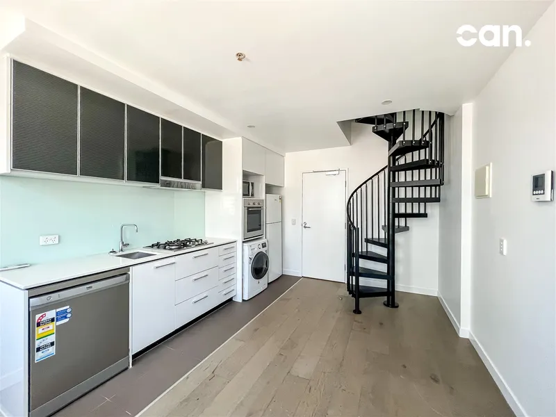 Part furnished renovated Loft Apartment - West Melbourne