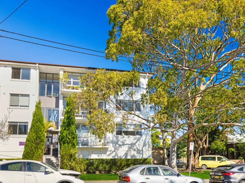 CUTE & CUDDLY – QUIET & PRIVATE - FABULOUS LOCATION!