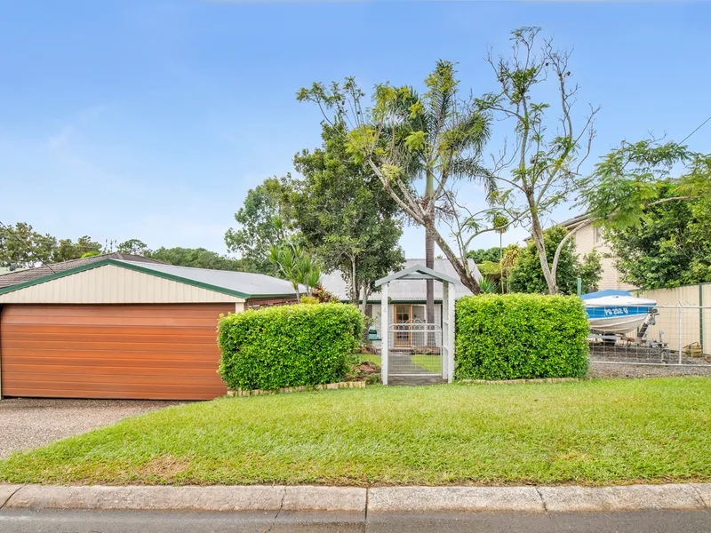 Beautifully Renovated in Highly Sought After Coomera Shores