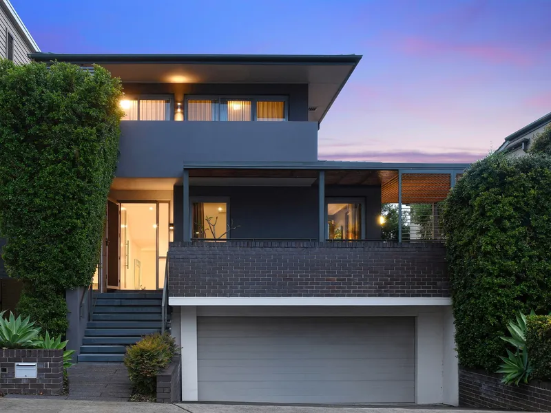 North Facing Family Entertainer with Contemporary Style & Private Gardens