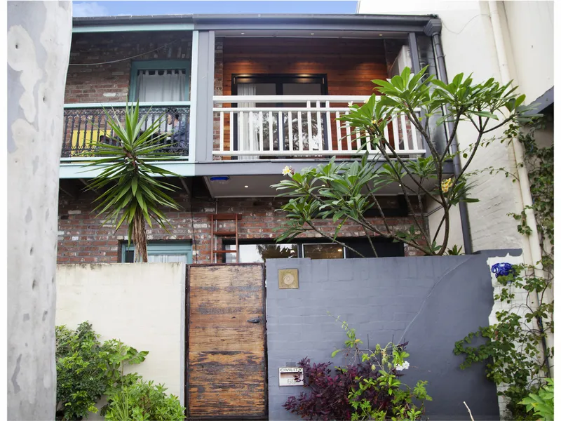 Uber Cool Terrace with Commercial Appeal and Self-Contained Accommodation