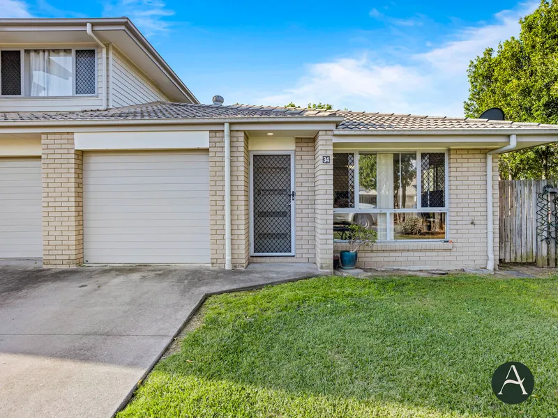 LOW MAINTENANCE LIVING IN SOUGHT AFTER LOCATION! DON'T MISS THIS ONE!
