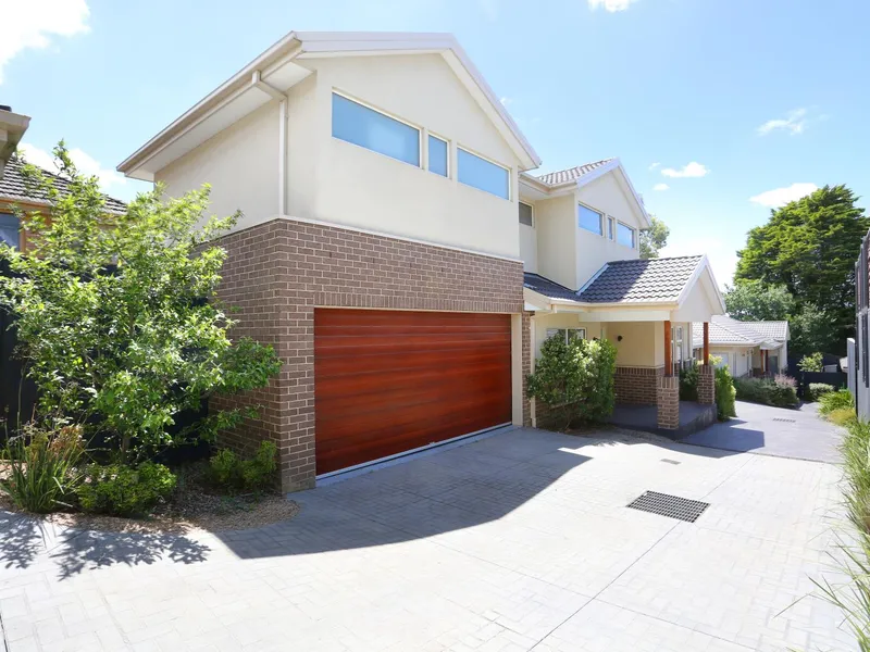 Stylish modern 3 bedroom townhouse - Two weeks' rent free