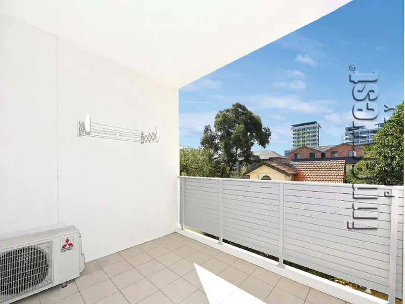 Spacious 83sqm 1 Bedroom + Study Apartment