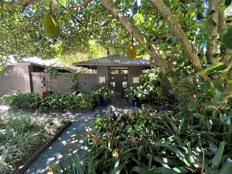 BALINESE VILLA IN THE HEART OF MACLEAY