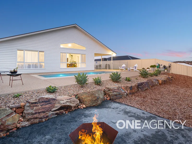 EXPANSIVE FAMILY HOME WITH RURAL VIEWS