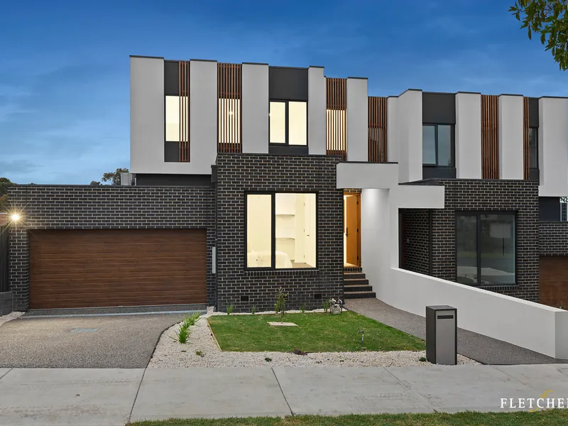 Sparkling glamour with an architectural edge