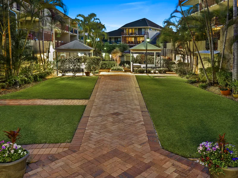 OVERSIZED SPLIT-LEVEL WITH LOCK-UP GARAGE
