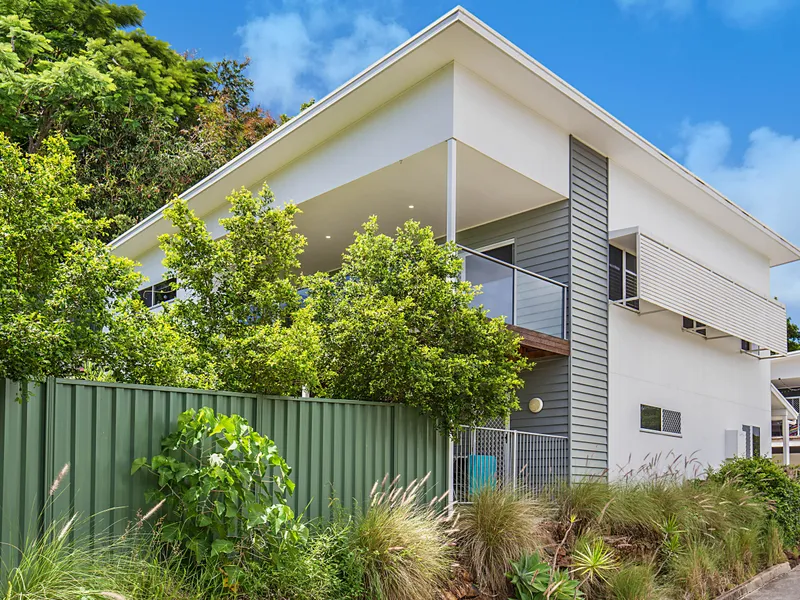 STUNNING HOME WITH A RELAXING OUTLOOK & POSITION