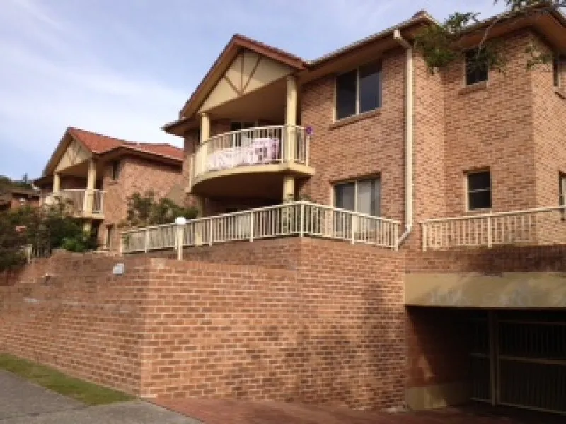 Immaculate 3 Bedder+Courtyard