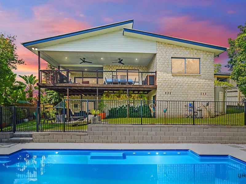 Stunning Family Entertainer With Magnesium Pool