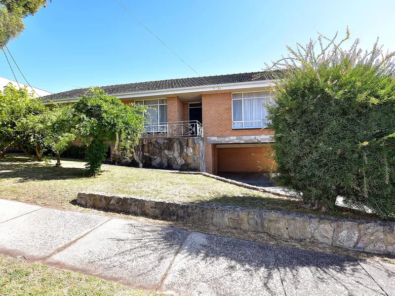 Six Month Lease in Mount Waverley!