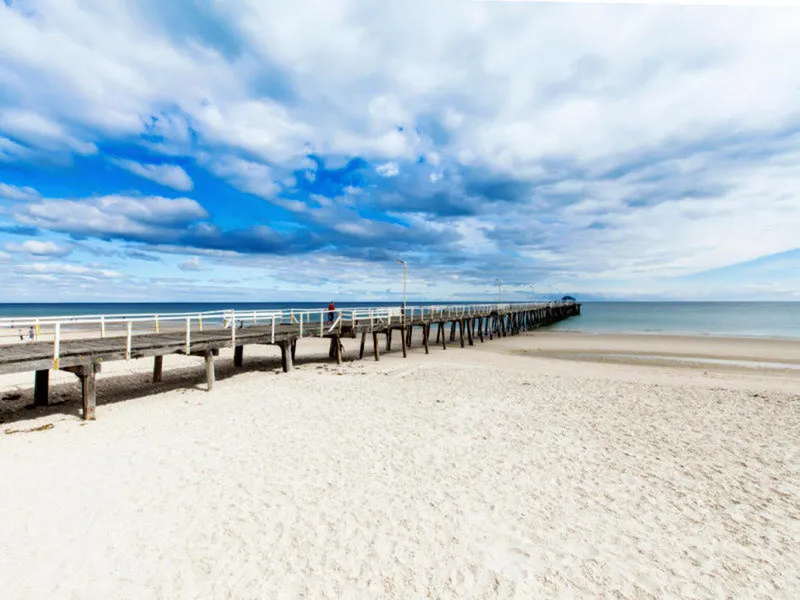 LOCATION AND LIFESTYLE