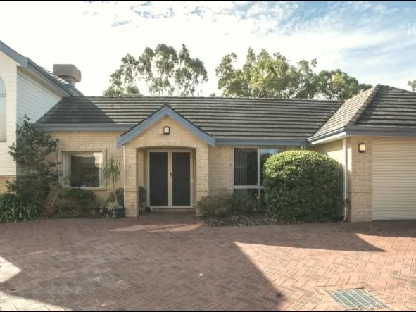 Premium Location in Applecross!