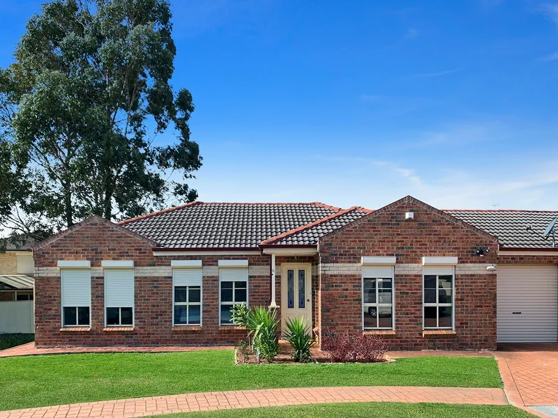 Single level townhouse in blue chip locale