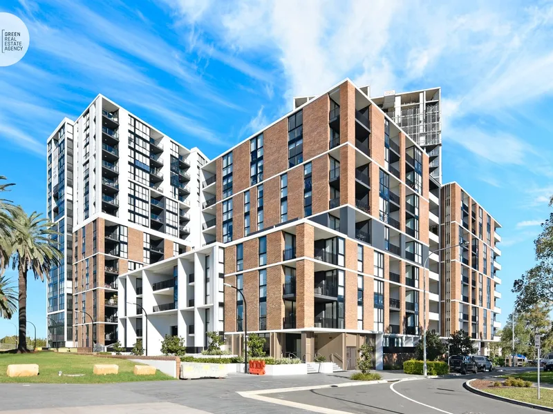 Furnished! Minutes Walk to Station! LUXURY LIVING AT ITS FINEST! 
