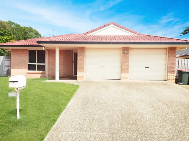 MODERN BRICK FAMILY HOME