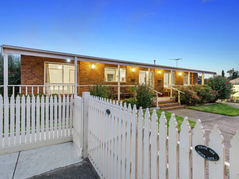 Immaculate Single-Level Home With Versatile Studio