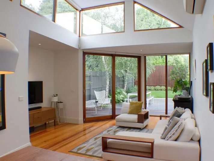 Stunning townhouse! *3-6 month lease only*