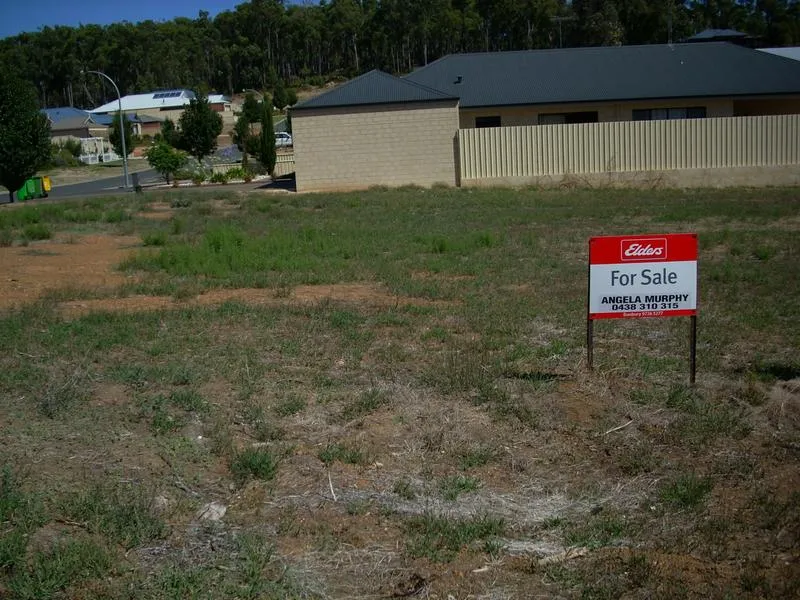 CORNER BLOCK IN GREAT LOCATION