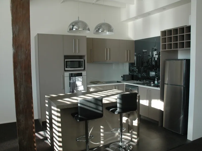 Large Convenient and Furnished Woolstore Apartment in Teneriffe  