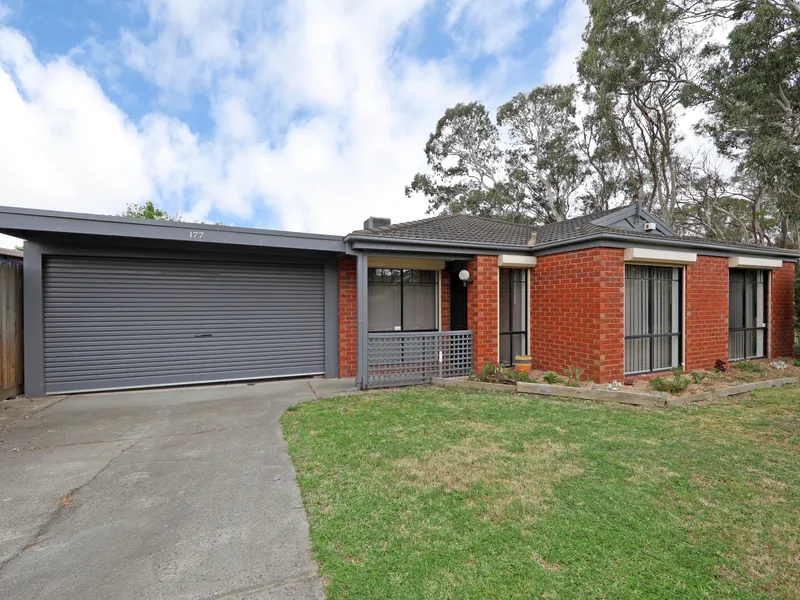 Lovely spacious 4 bedroom home close to amenities