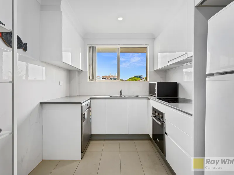 Quality Apartment With Spacious Layout !
