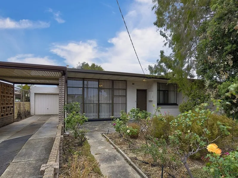 Mid Century Family Home With Development Potential (STCC)