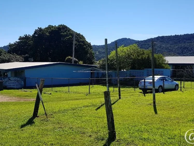 Extended family living- two homes - Ravenshoe