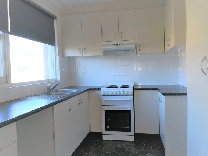 Updated 3 bedrooms Unit in Easy Living Location!