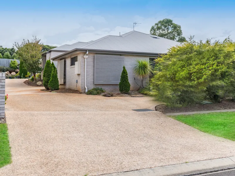 Immaculate Quiet Unit with Large Courtyard